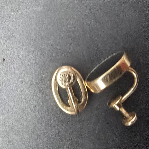 Van Dell 12K Gold Filled Screw Back Earrings Black Oval - Picture 8 of 10